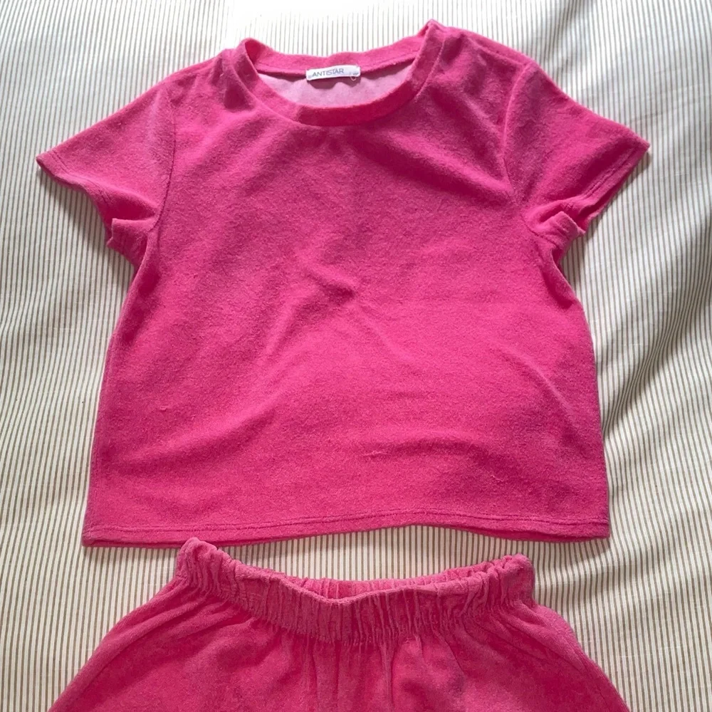 Pink set - Picture 1 of 2